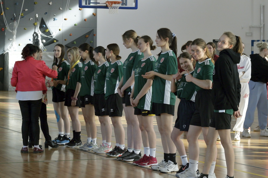 Zdjęcie girl_basket-final2023-10b59fbd56-2268-4025-ae21-1ad727609a0e.jpg w galerii III miejsce w finale wojewódzkim w koszykówce